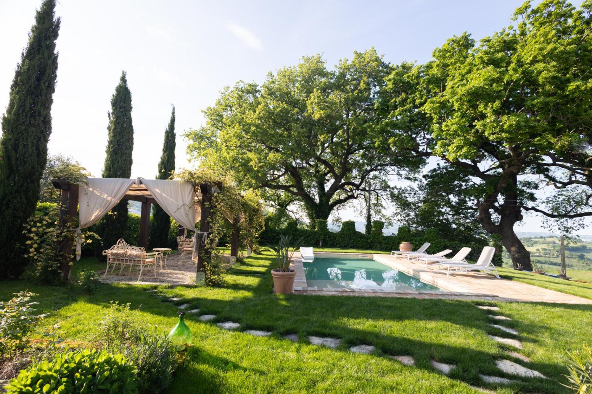 Ca' Le Cerque, Villa Surrounded By The Marche Nature Фосомброне Екстериор снимка