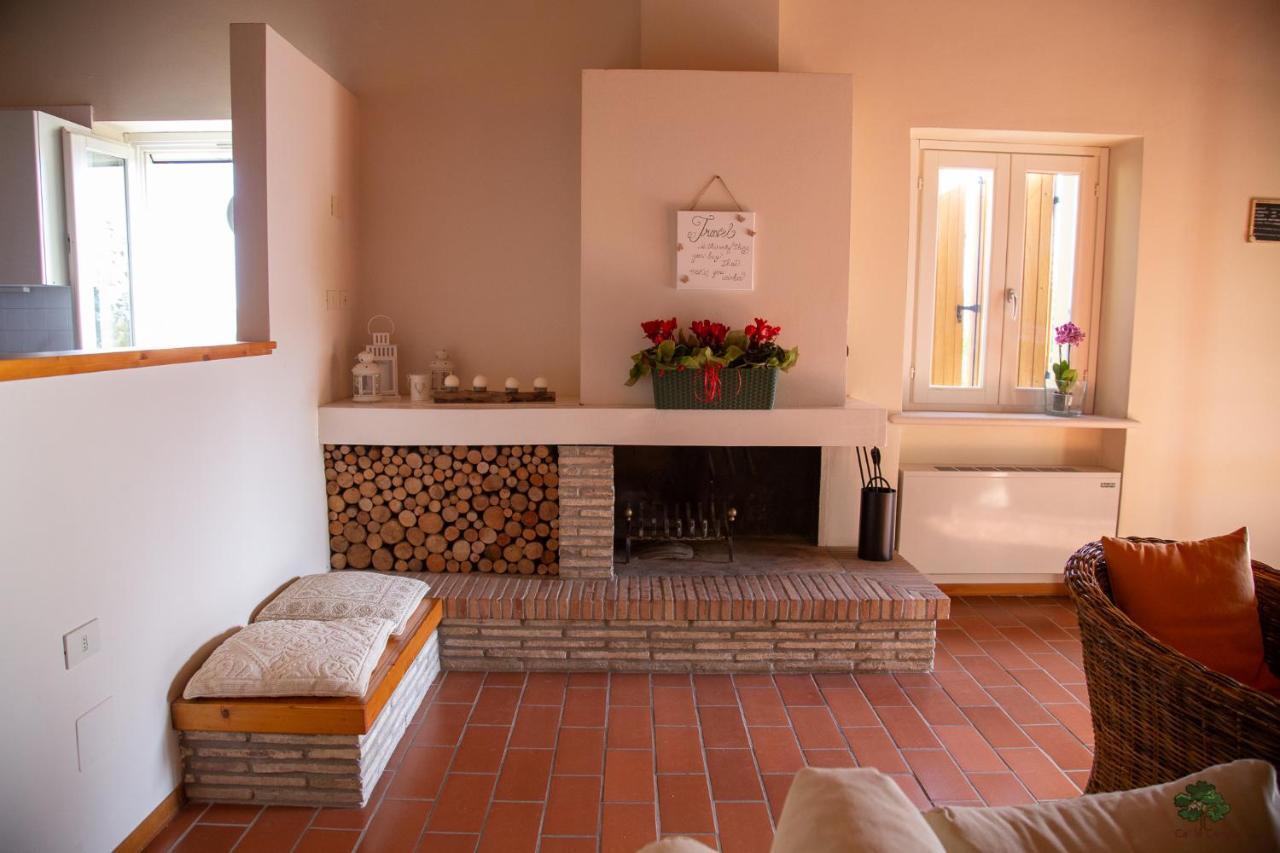 Ca' Le Cerque, Villa Surrounded By The Marche Nature Фосомброне Екстериор снимка